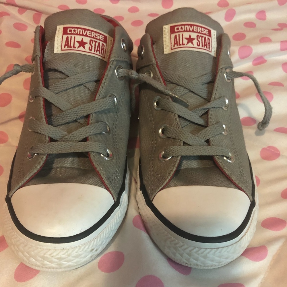 Converse sneakers NWOT - Picture 3 of 4